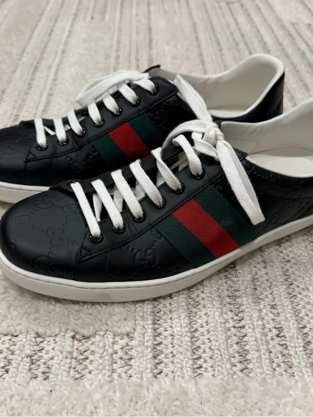 Gucci Black Leather Low-Top Sneakers with Green and Red Web Stripe - Picture 1 of 6